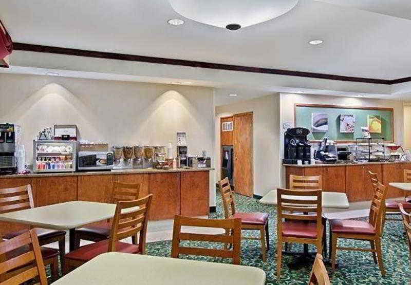 Fairfield Inn And Suites By Marriott Tampa Brandon Heartland Restaurant foto